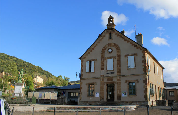 Mairie de Saint Étienne Du Valdonnez